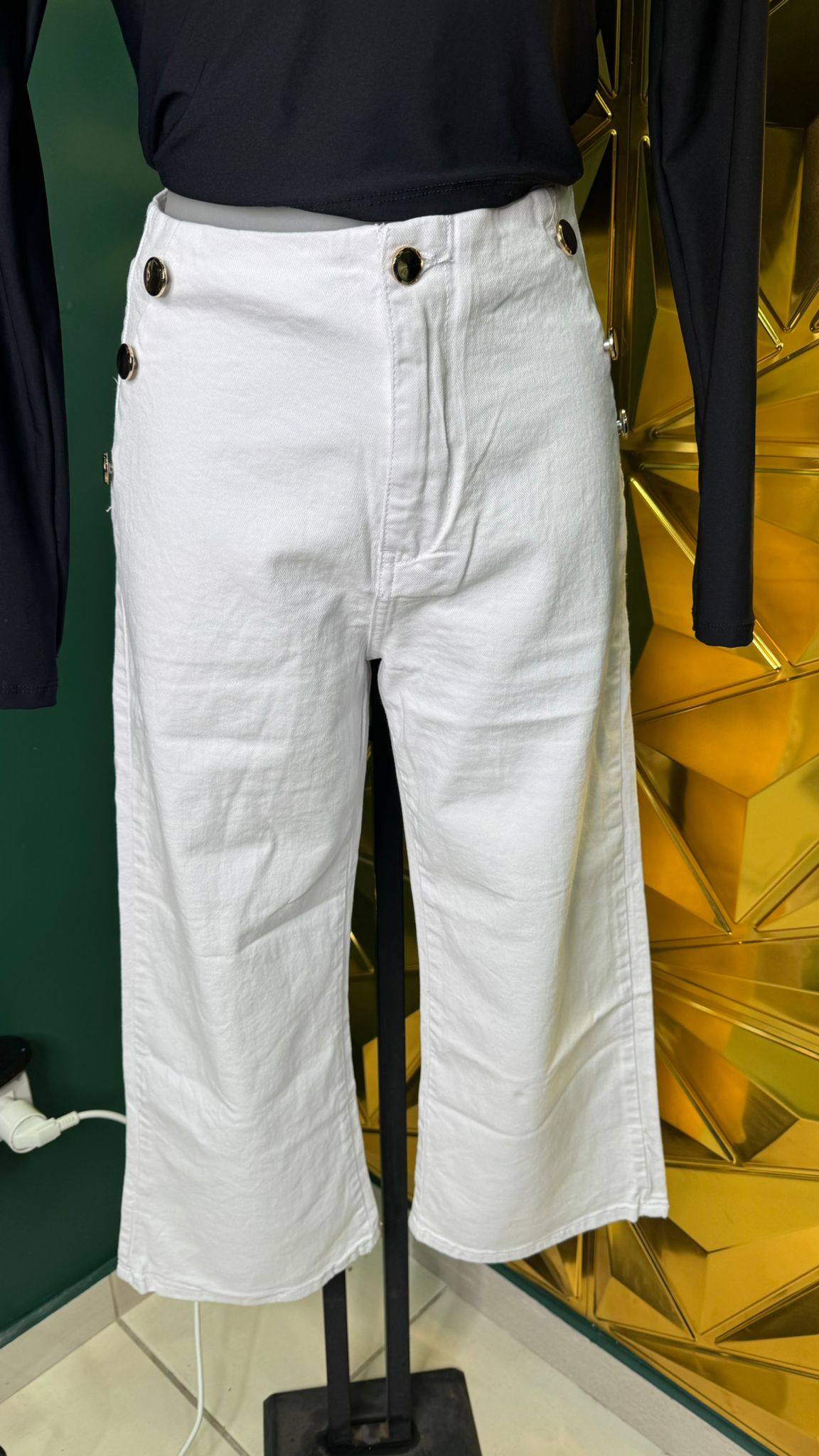 Jeans bianco bottoni oro